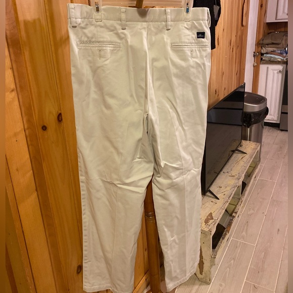 Dockers Pleated Classic Fit Men’s Cream/Light Tan Corduroy Pants - Picture 8 of 8